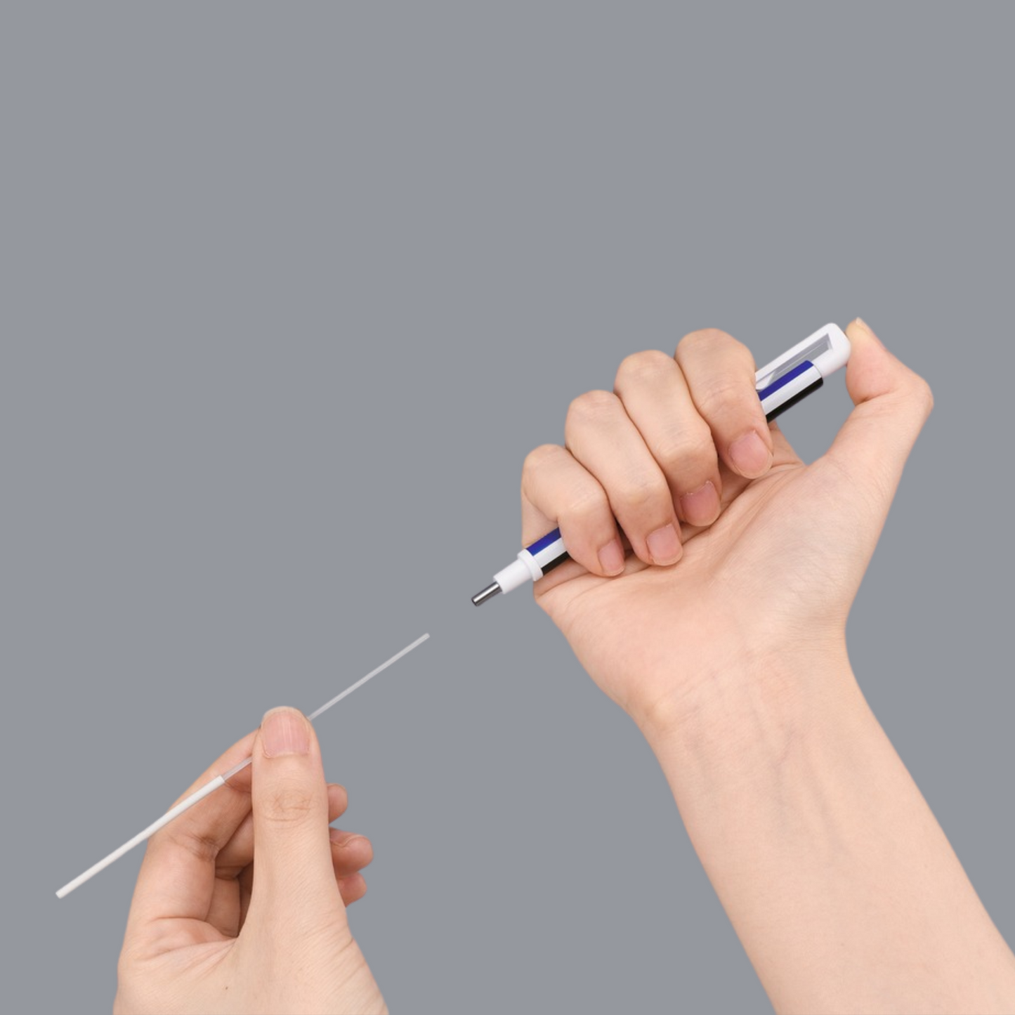 Tombow - Mono Zero Pen-Style Eraser - Round Tip - Black Body