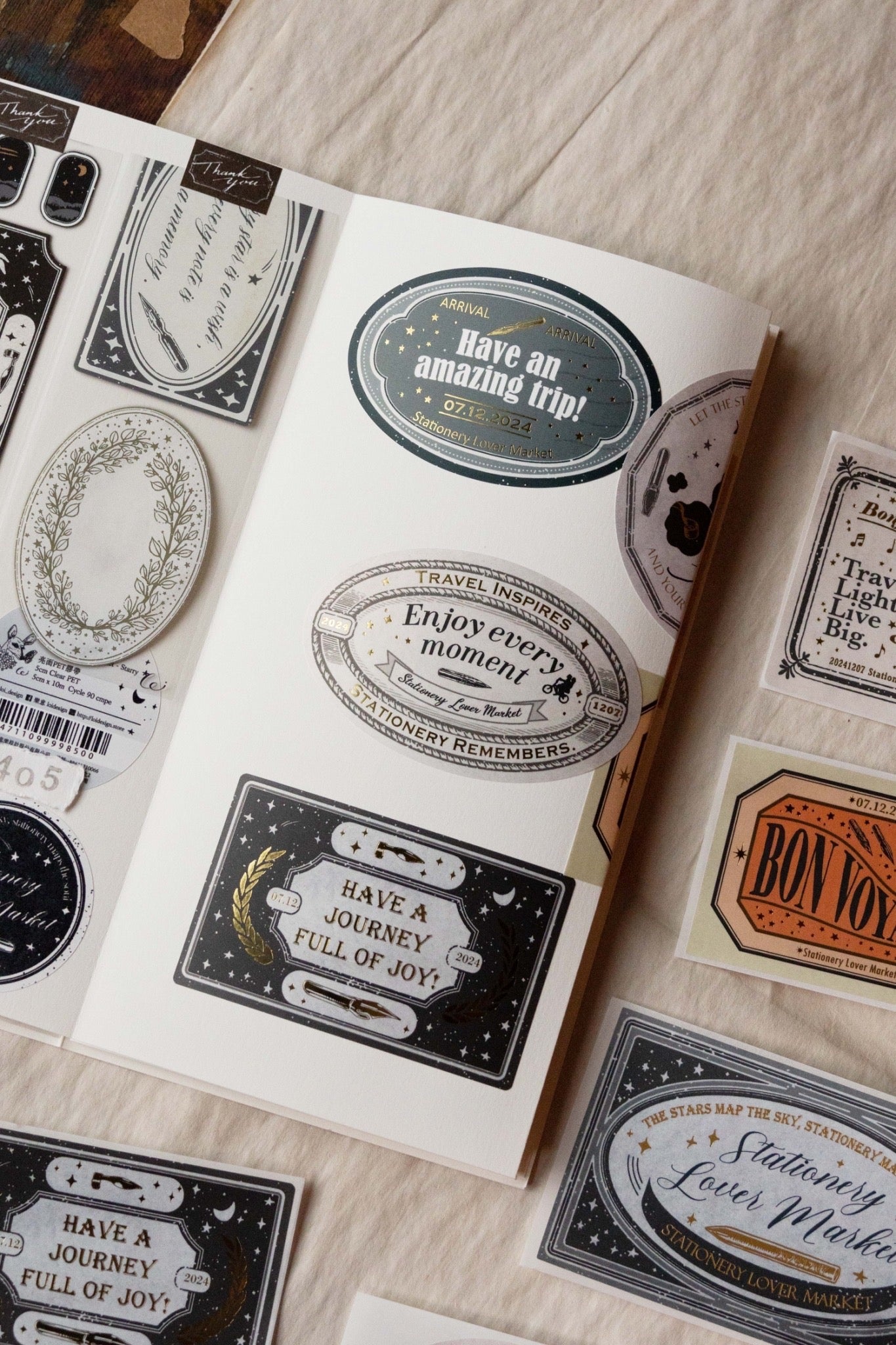 Loi Design - Foil-Stamped Sticker Set - Stars, Stationery & Travel