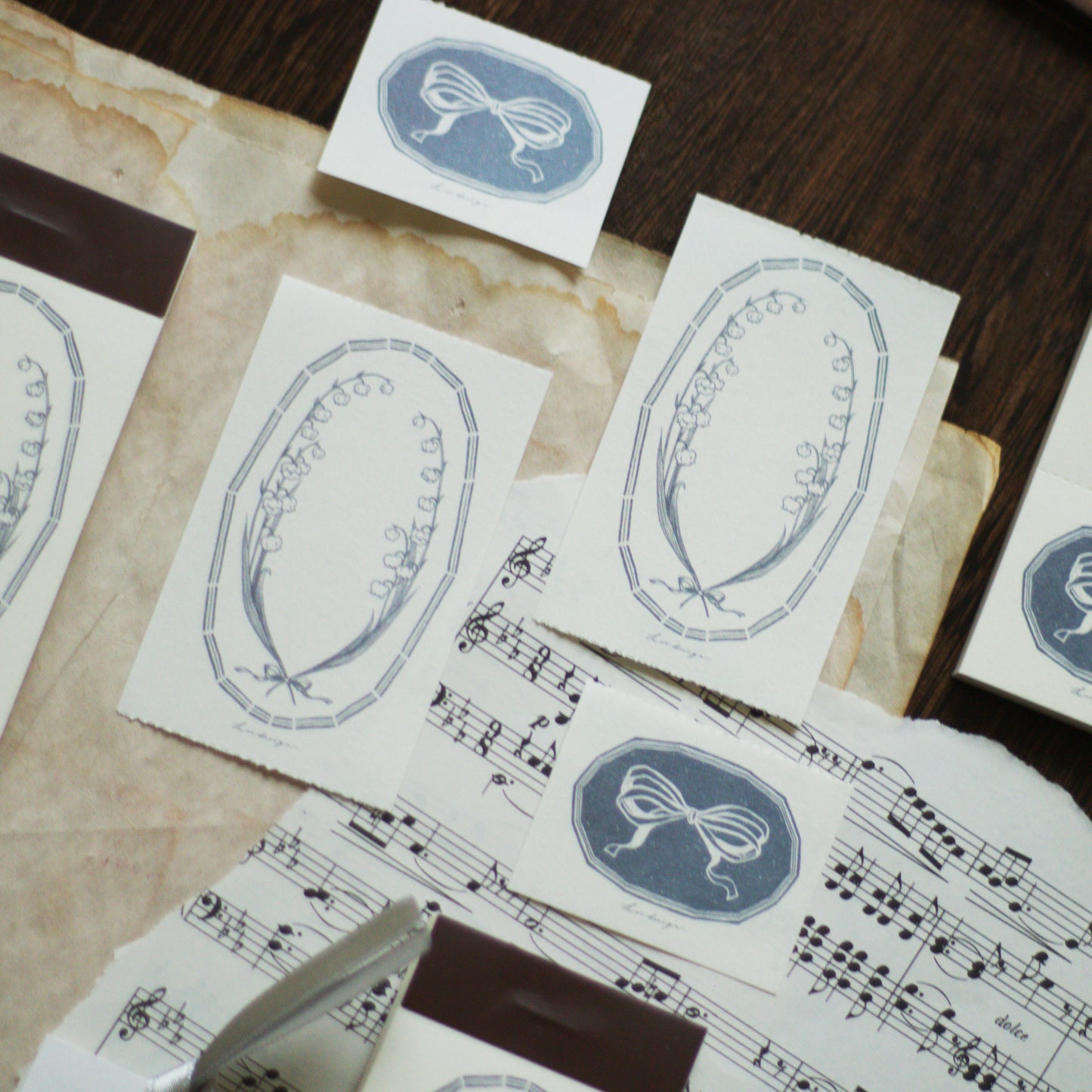 Loi Design - Memo Pad - Collecting Lily Of The Valley